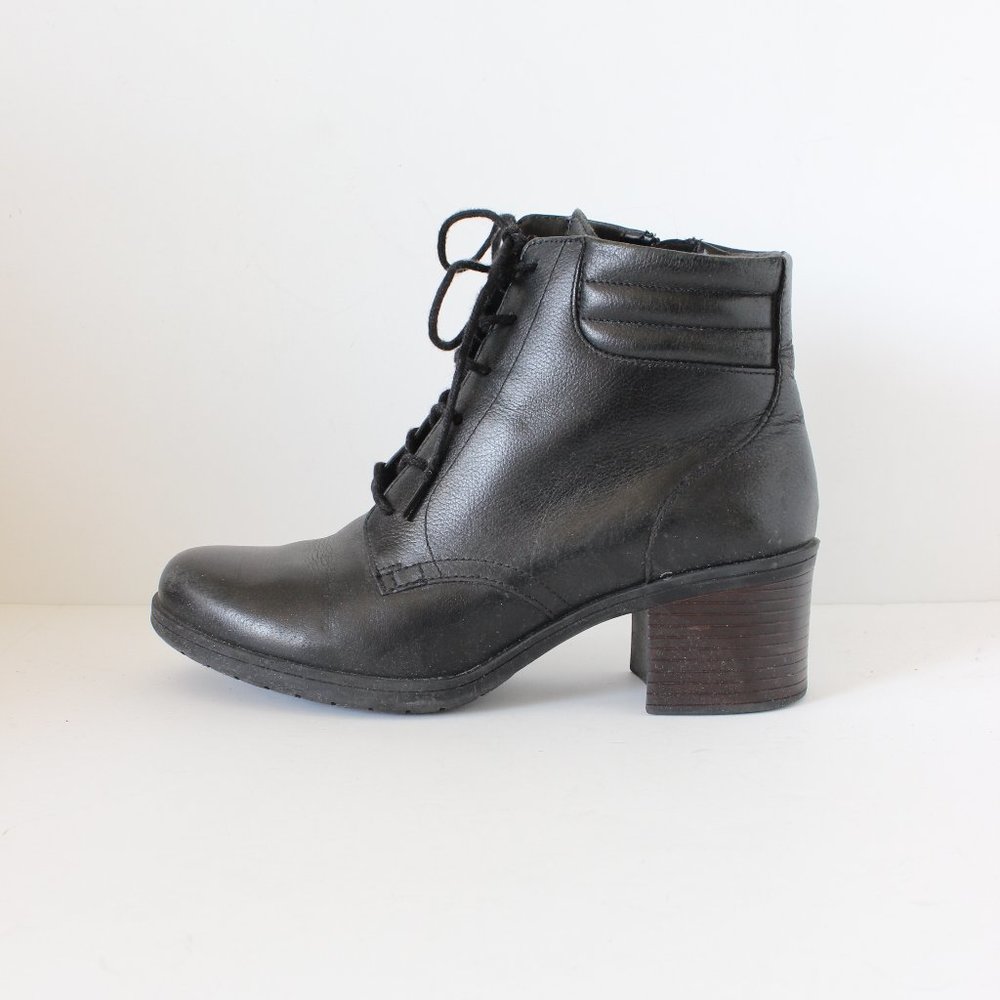 Clarks Ultimate Comfort Collection Black Leather Lace-Up Heeled Ankle Boots, 8